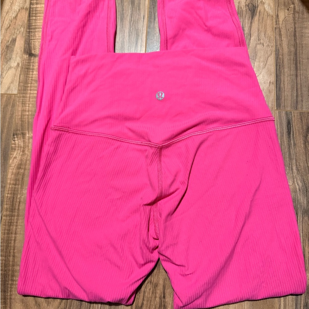 lululemon athletica sonic pink ribbed aligns size 4